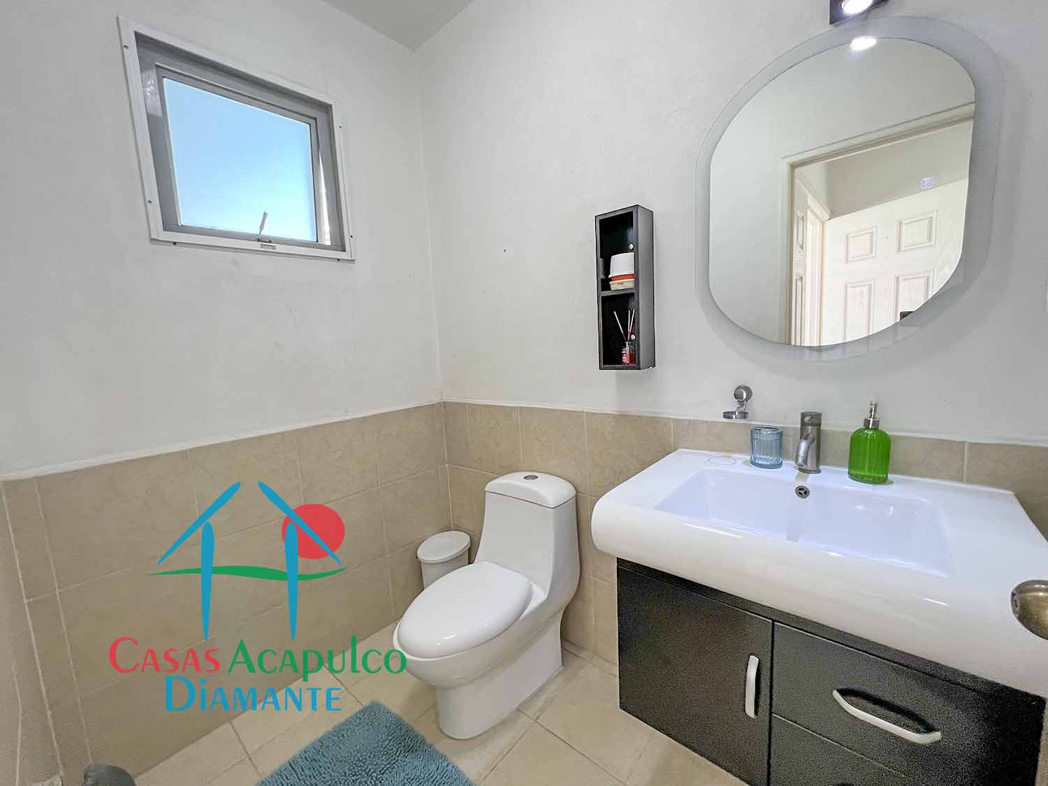 Villas Playa Diamante 155 - Baño de visitas 1